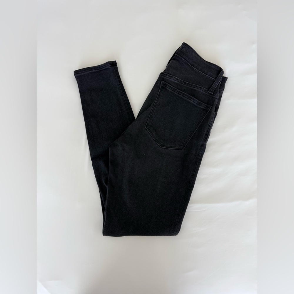 Madewell’s Curvy Road Tripper dark denim